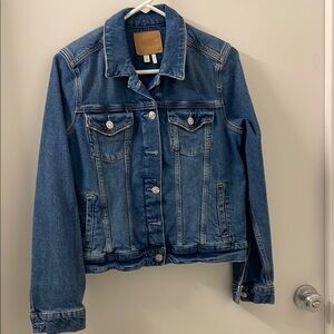 PAIGE Rowan Jean Jacket with Fitted Silhouette